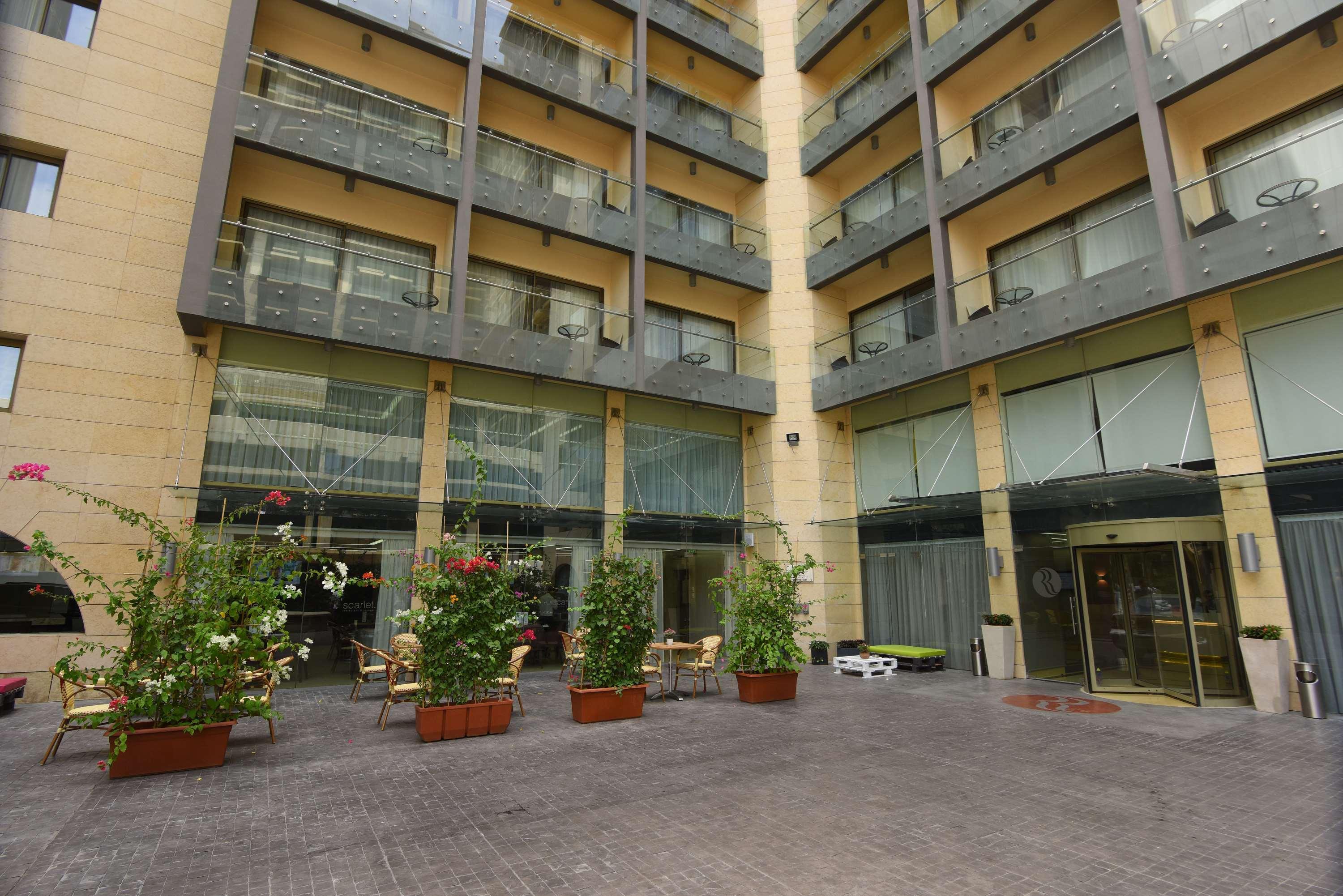 Ramada By Wyndham Downtown Beirut Hotel Exterior photo